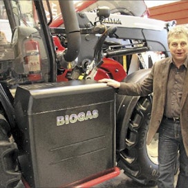 Biokaasutraktorille on kysyntää etenkin Ruotsissa, mutta traktoria halutaan testata vielä. Nollasarja tehdään kesällä, toteaa biokaasutraktorin kehittämisessä mukana oleva toimitusjohtaja Tapio Riipinen Afconilta. Veikko Niittymaa
