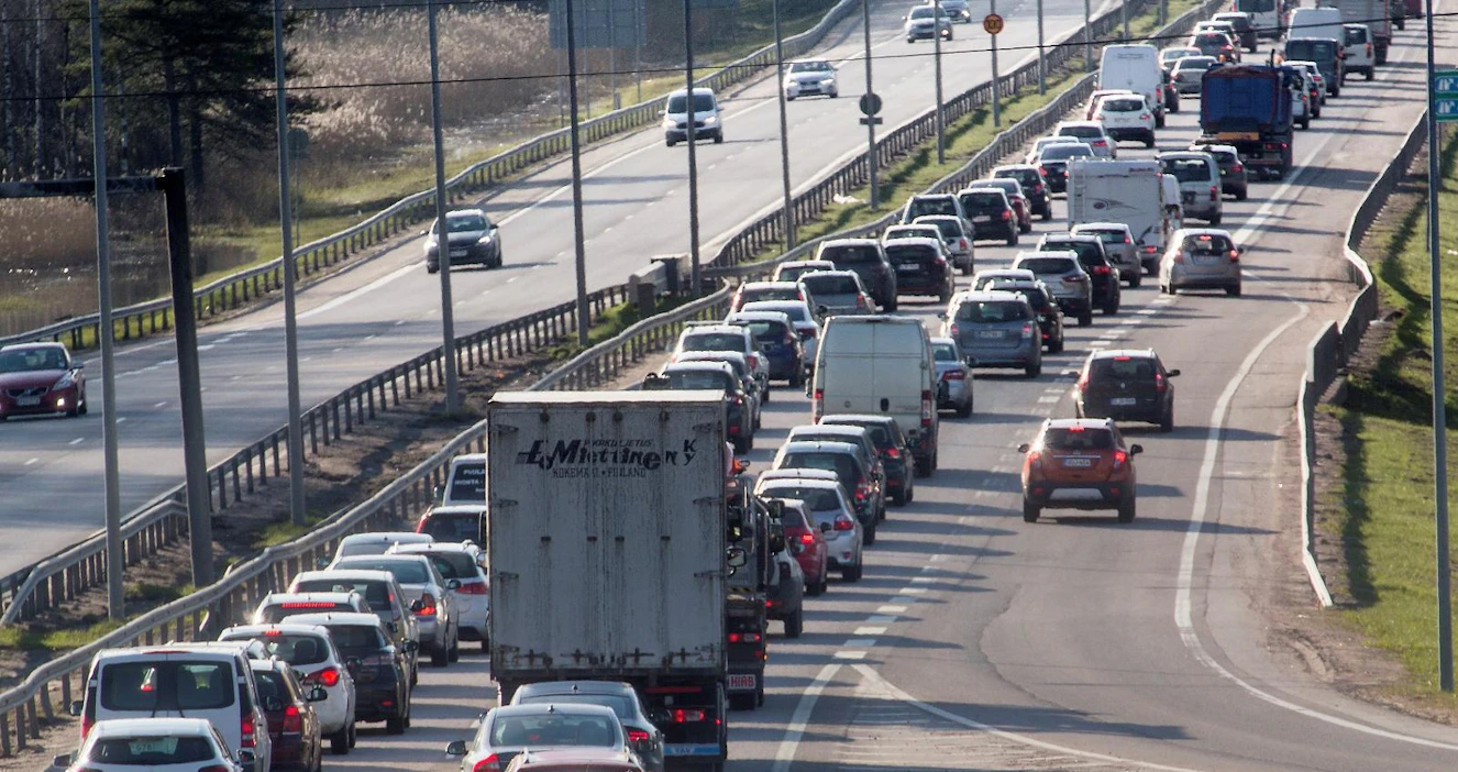 Uusia henkilöautoja on alkuvuoden aikana rekisteröity noin 12 prosenttia vähemmän kuin vastaavaan aikaan viime vuonna. Kuvituskuva.