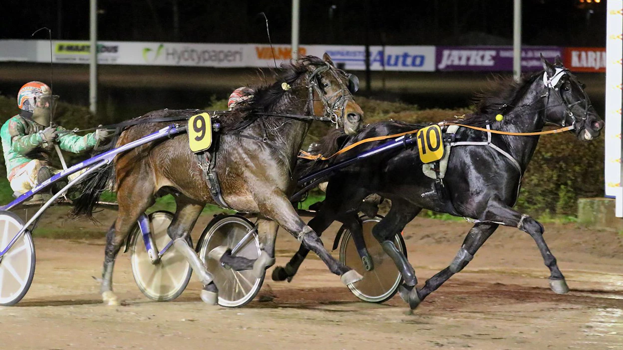 Hotshot Luca teki Kymenlaakso-Ajossa kaiken oikein ja jaksoi lopussa torjua vielä Cameron Evonkin lähentelyt.