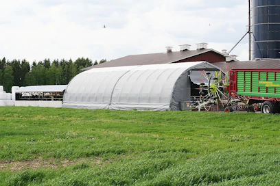 Seinämän keskellä erottuva saumakohta kielii tuplahallista. Liitoskohta pitää vettä ja kestää sääoloja yhtä hyvin kuin muukin kate.