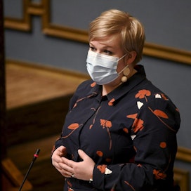 Valtiovarainministeri, keskustan puheenjohtaja Annika Saarikko on aiemmin sanonut, että sovitun menokehyksen horjuttaminen on hallituksen horjuttamista. Lehtikuva / Emmi Korhonen