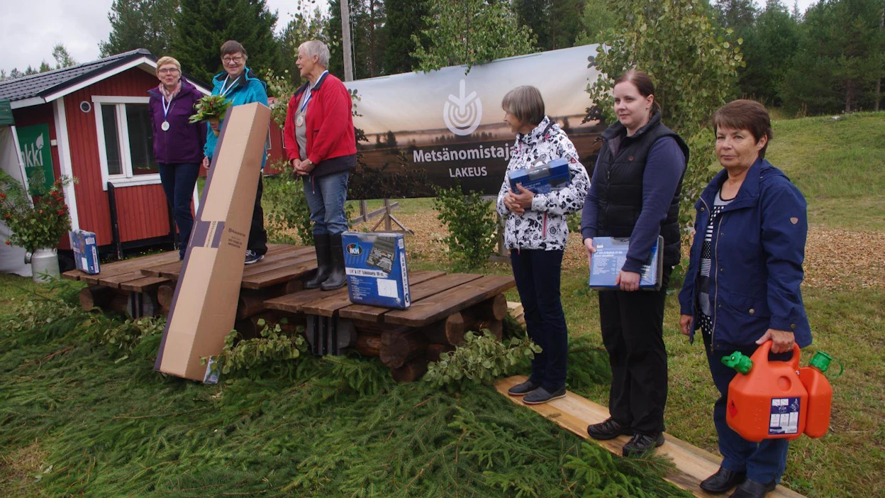 Naisten Suomen mestariksi nousi Tuula Kallinen. Seuraavat sijat ottivat Anu Porkka, Hannele Airola, Saini Jääskeläinen, Riitta Isoniemi ja Eila Laakko.