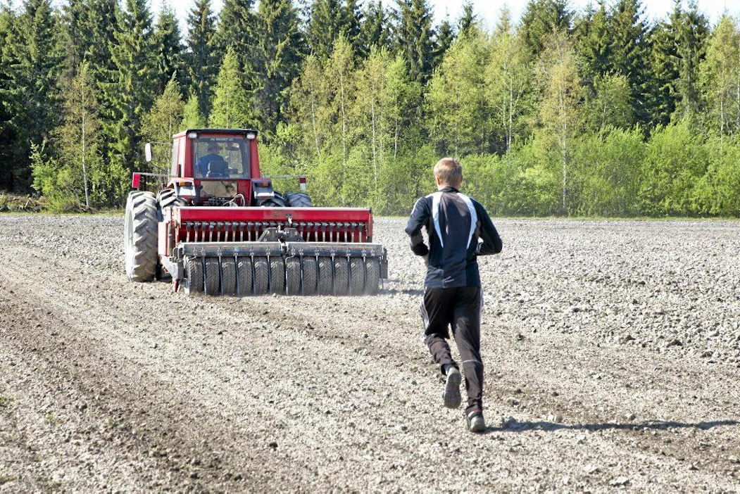 Visa Hongisto viljelijä pikajuoksija kylvö