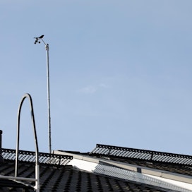 Harrastajasääasemien tietojen hyödyntämisen haasteena on mittausten laatu. Esimerkiksi katolla sijaitsevan tuulimittarin tulisi ylettyä kaksi metriä katon yläpuolelle.