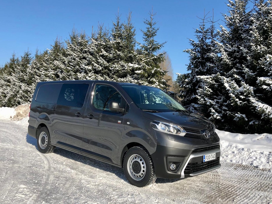 Pakettiautoissa rengaspaineiden pitää nousta viiteen baariin ja ylikin.