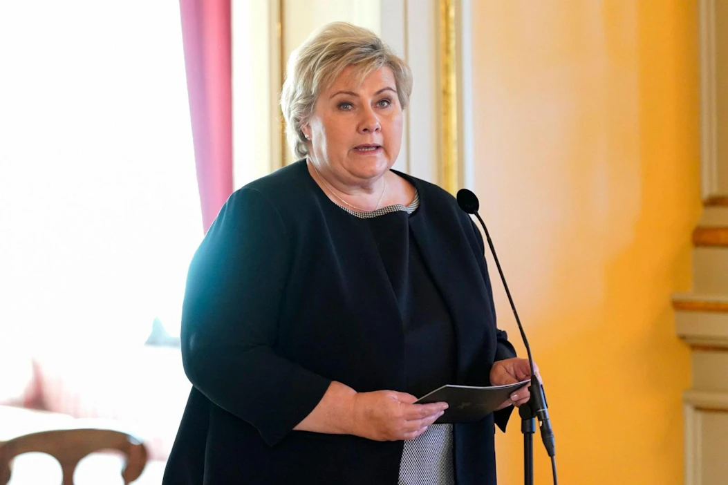 Norjan pääministeri Solberg myös pyysi, etteivät norjalaiset matkustaisi ulkomaille.