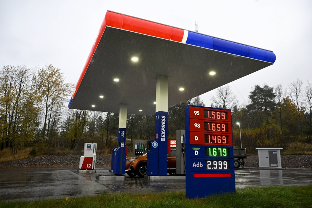 LEHTIKUVA / Markku Ulander. Teboilin asema.