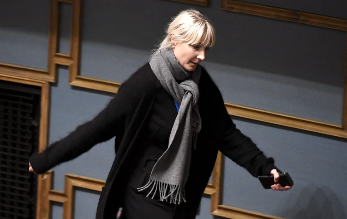 Huhtasaari on maahanmuuttovastainen ja kannattaa muun muassa Suomen eroa EU:sta.