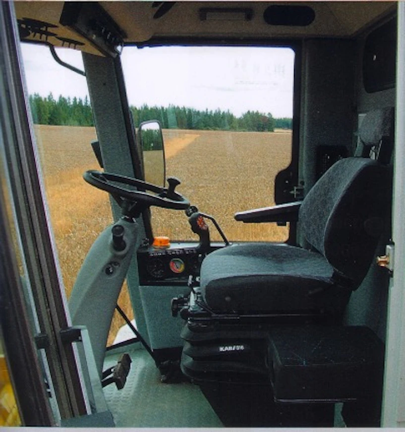 04SR2065ohjaamo