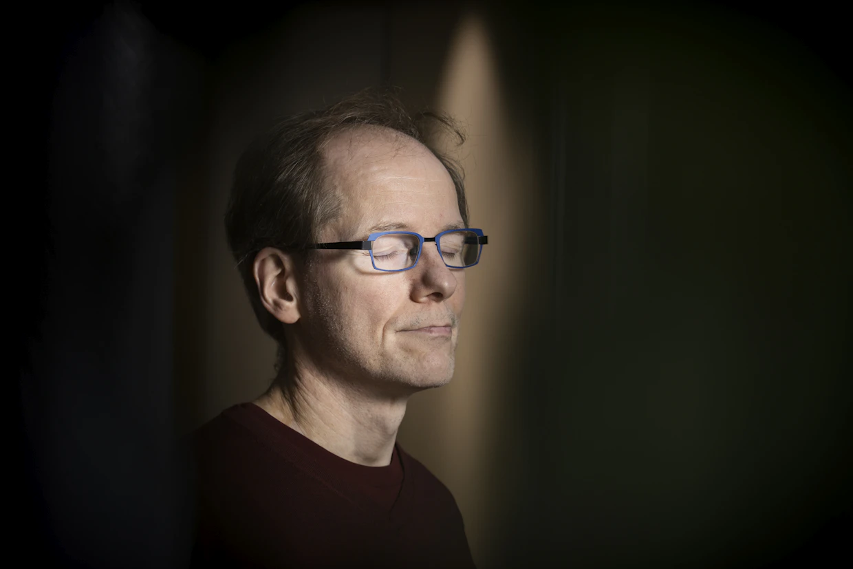 Timo Partonen ei ole koskaan kokenut kaamosoireita, mutta jopa joka neljännelle se on todellisuutta.