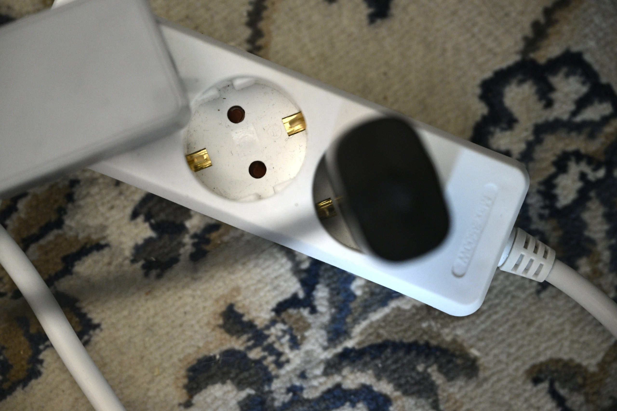 Halvimmillaan pörssisähkö on aamuyöllä sekä puolestapäivästä neljään iltapäivällä. Sähkön hinta on tuolloin reilusti alle 0,20 senttiä tunnilta. LEHTIKUVA / Heikki Saukkomaa. 