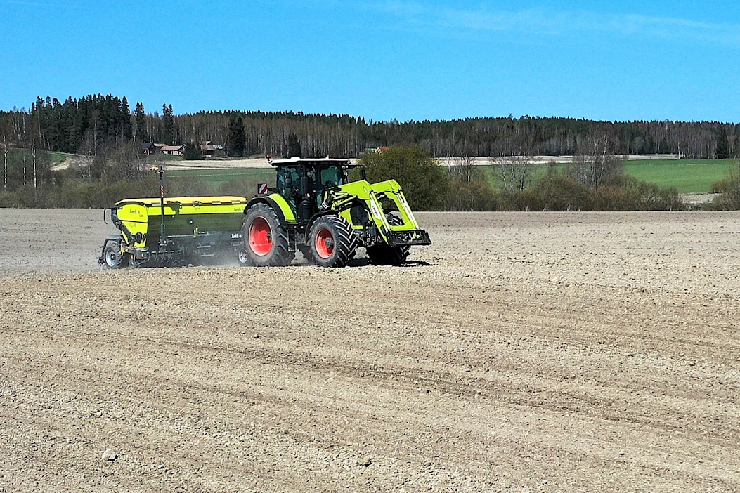 Jaakko Koskenkorvan mukaan tekoälyn avulla maatalouden erilaisia tuotanto- ja viljelyohjelmistoja voidaan tuottaa nykyisin huomattavasti aiempaa halvemmalla, vaikka tilalla omien tarpeiden mukaan räätälöitynä.