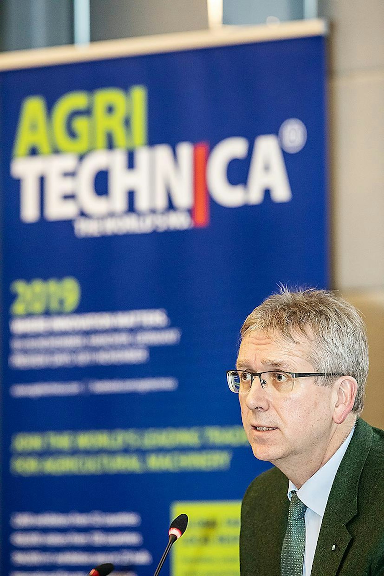 DLG:n toimitusjohtaja Reinhard Grandke oli Agritechnican viimeisenä päivänä tyytyväinen. Kävijämäärä oli likimain sama, kuin kaksi vuotta sitten. (EH)