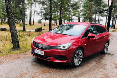 Opel Astran uudet moottorit vähentävät auton kulutusta jopa viidenneksellä.