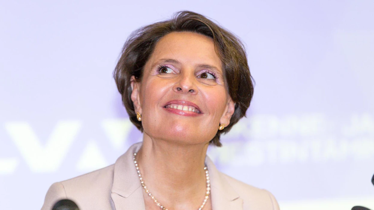 Liikenne- ja viestintäministeri Anne Berner pitää tärkeänä, että nuorille on tarjolla liikkumiseen erilaisia vaihtoehtoja.