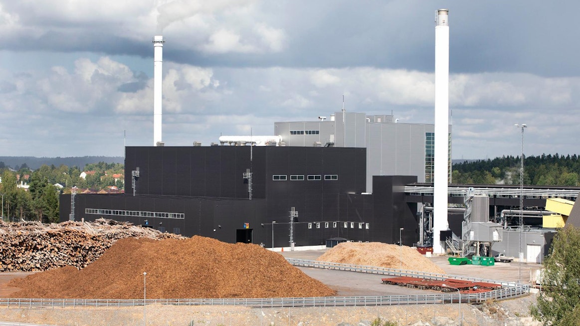 Fortum tuottaa bioenergiasta ja jätteestä lämpöä ja sähköä Bristassa Tukholman lähellä.