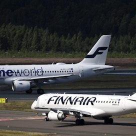 Lentoyhtiö Finnair aloittaa yhteistoimintaneuvottelut. Se aikoo vähentää noin tuhat työpaikkaa.