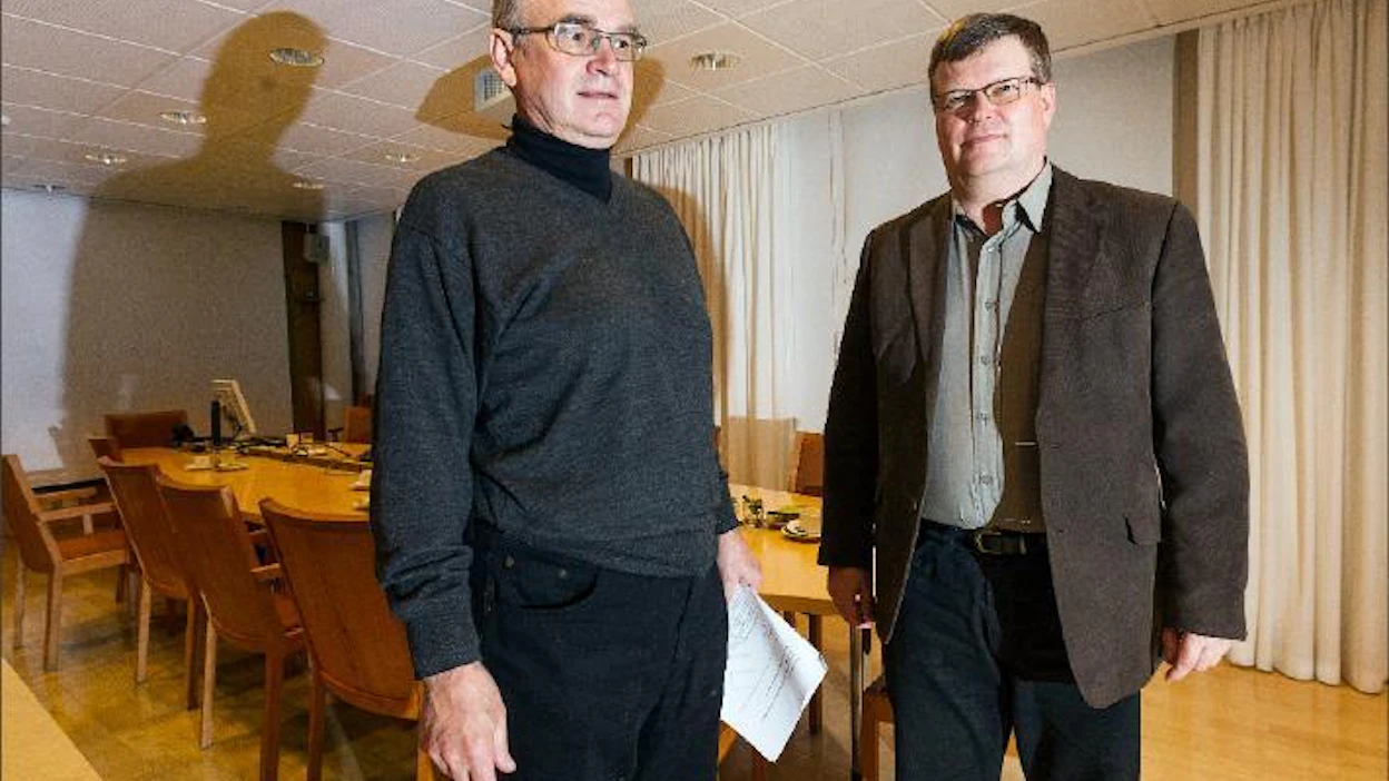 Luomumunantuottaja Matti Kuuskoski ja MTK:n kananmunavaliokunnan puheenjohtaja Pekka Saarinen pitivät sopimusmallia selkeänä. Kari Salonen