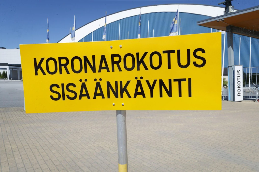 Suomessa on todettu kaikkiaan jo liki 100 000 koronatartuntaa. LEHTIKUVA / KALLE PARKKINEN