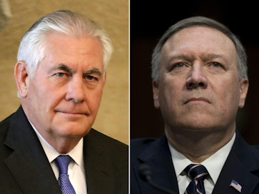Vasemmalla Rex Tillerson, oikealla hänen seuraajansa ulkoministerinä, Mike Pompeo. Lehtikuva/AFP