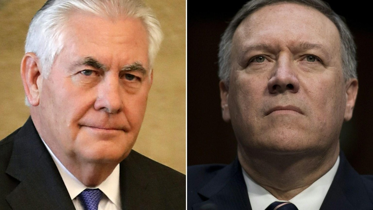 Vasemmalla Rex Tillerson, oikealla hänen seuraajansa ulkoministerinä, Mike Pompeo. Lehtikuva/AFP