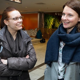 Janina Klawér ja Martina Meyer toivoisivat nuorten äänestävän aktiivisemmin, sillä kyse on yhteisten asioiden hoitamisesta.