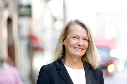 Keskuskauppakamarin kansainvälisten asioiden johtaja Lenita Toivakka sanoo, että uusien pakotteiden nopea käyttöönotto voi tuottaa ongelmia.