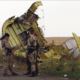 Ukrainassa ammuttiin alas Malesian lentoyhtiön matkustajakone 17. heinäkuuta. Tapaus on lisännyt paineita kiristää Venäjään kohdistuvia talouspakotteita. Maxim Zmeyev/lehtikuva