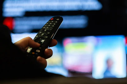 Kaapelitelevisioverkon kanavanumerot muuttuvat tänään niin, että televisiokanavien HD- eli teräväpiirtoversiot löytyvät jatkossa kanavaluettelosta ensimmäisinä, tiedottaa tietoliikenteen ja tietotekniikan keskusliitto FiCom.