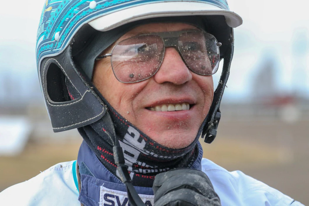 Örjan Kihlström ohjastaa vihjesysteemin toista varmaa Mosesta Toto75-pelin avauskohteessa. Daniel Redén valmentaa hevosta.