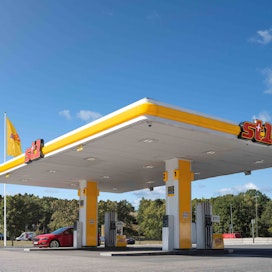 St1-brändin näkyvyys kaksinkertaistuu, kun Shell-huoltoasemat siirtyvät sen oman merkin alle.