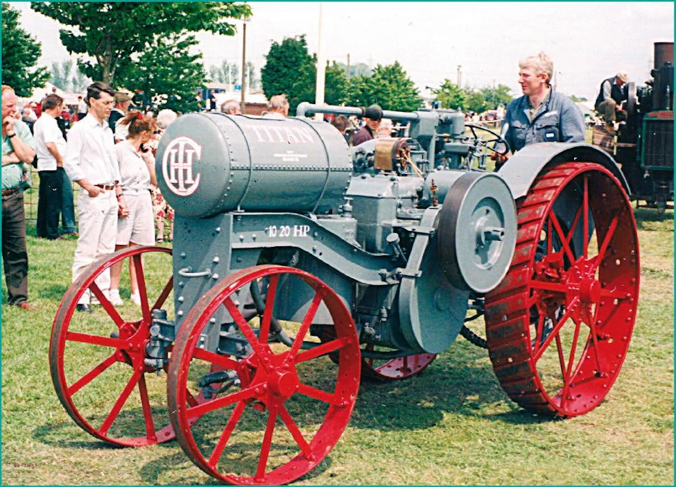 International Titan 10-20 -traktoria valmistettiin vuosina 1916-22, Milwaukee, Wisconsin, USA