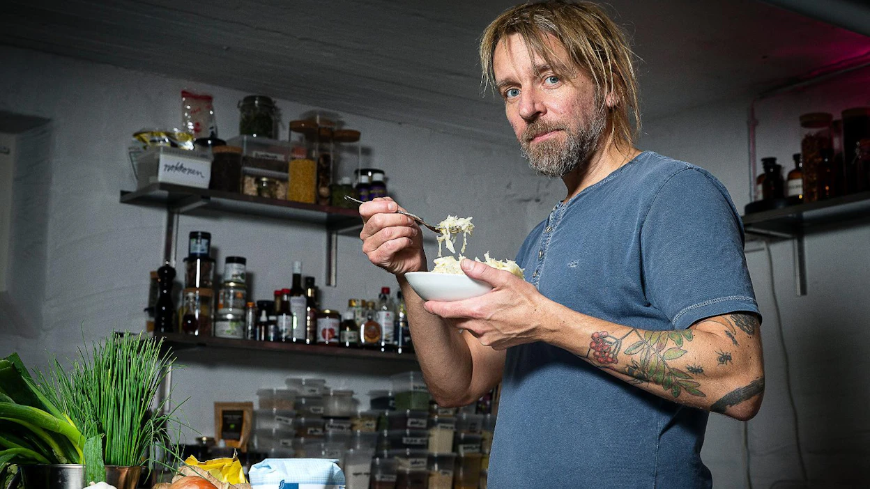 Kokki Jyrki Tsutsunen on vakuuttunut hapankaalin hyvää tekevästä vaikutuksesta. "Hapankaali antaa rakennusaineita, että suolisto pysyy parempana."
