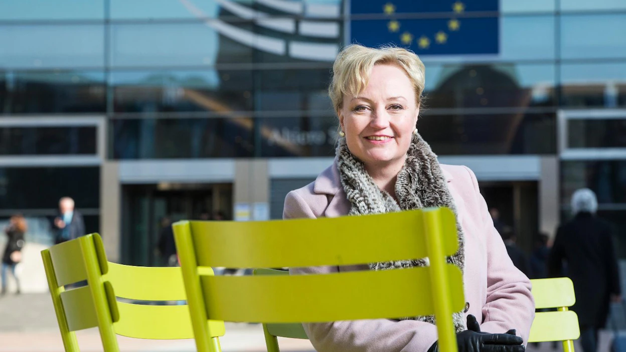 Elsi Katainen on toisen kauden keskustalainen europarlamentaarikko, joka keskittyy työssään muun muassa maa- ja metsätalouden kysymyksiin.