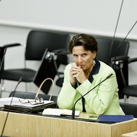 Liikenneministeri Anne Berner (kesk.) tukee moottoritien jatkoa nelostiellä Keski-Suomessa välillä Kirri-Tikkakoski.
