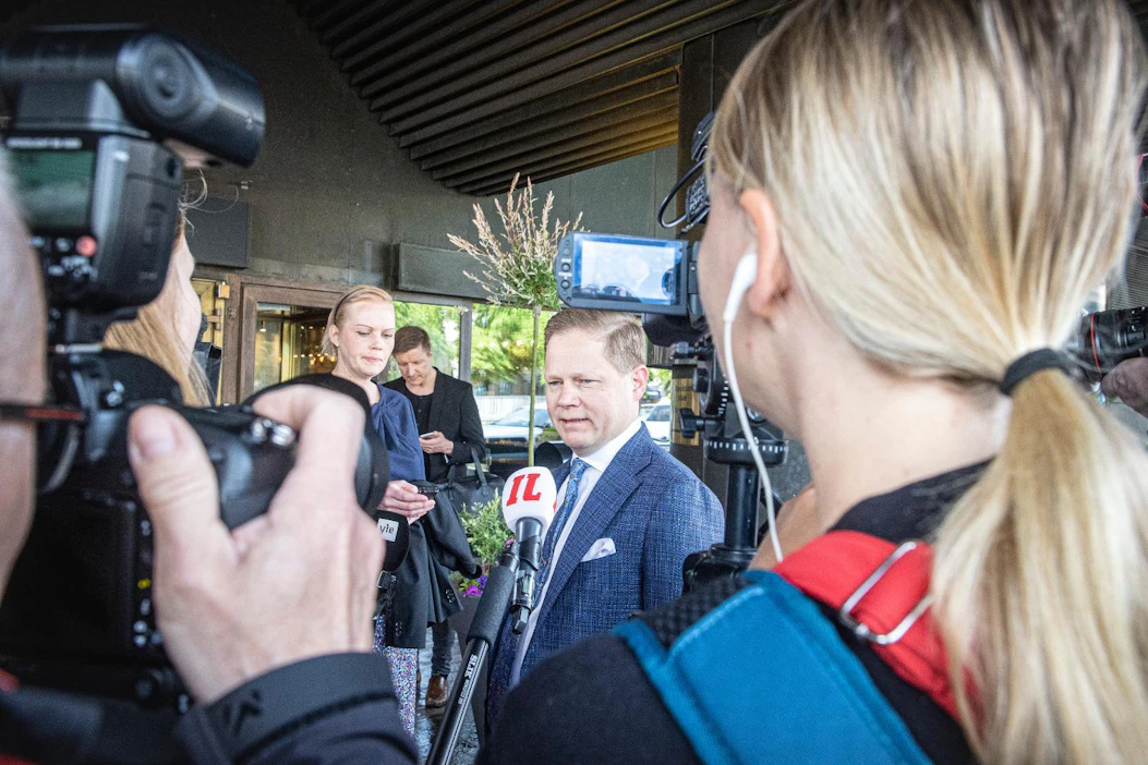Yksi taustasyy siinä, miksi maksuhäiriömerkinnän voimassaoloa halutaan lyhentää jo nyt, on koronavirus. Koronavirus on Markus Lohen mukaan ollut nopea ja yllättävä shokki.