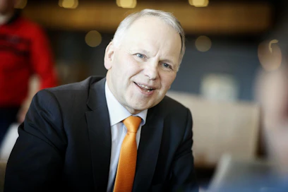 Hallitus pohti ensi vuoden budjettia jo nyt, jotta EU-ohjelmien muutoksille jää riittävästi aikaa, maa- ja metsätalousministeri Jari Leppä (kesk.) perustelee päätösten aikataulua.