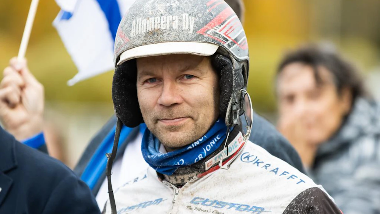 Mika Forss ohjastaa tällä viikolla molemmilla puolilla Pohjanlahtea sekä Ruotsin puolella niin pohjoisessa kuin pääkaupungissakin.