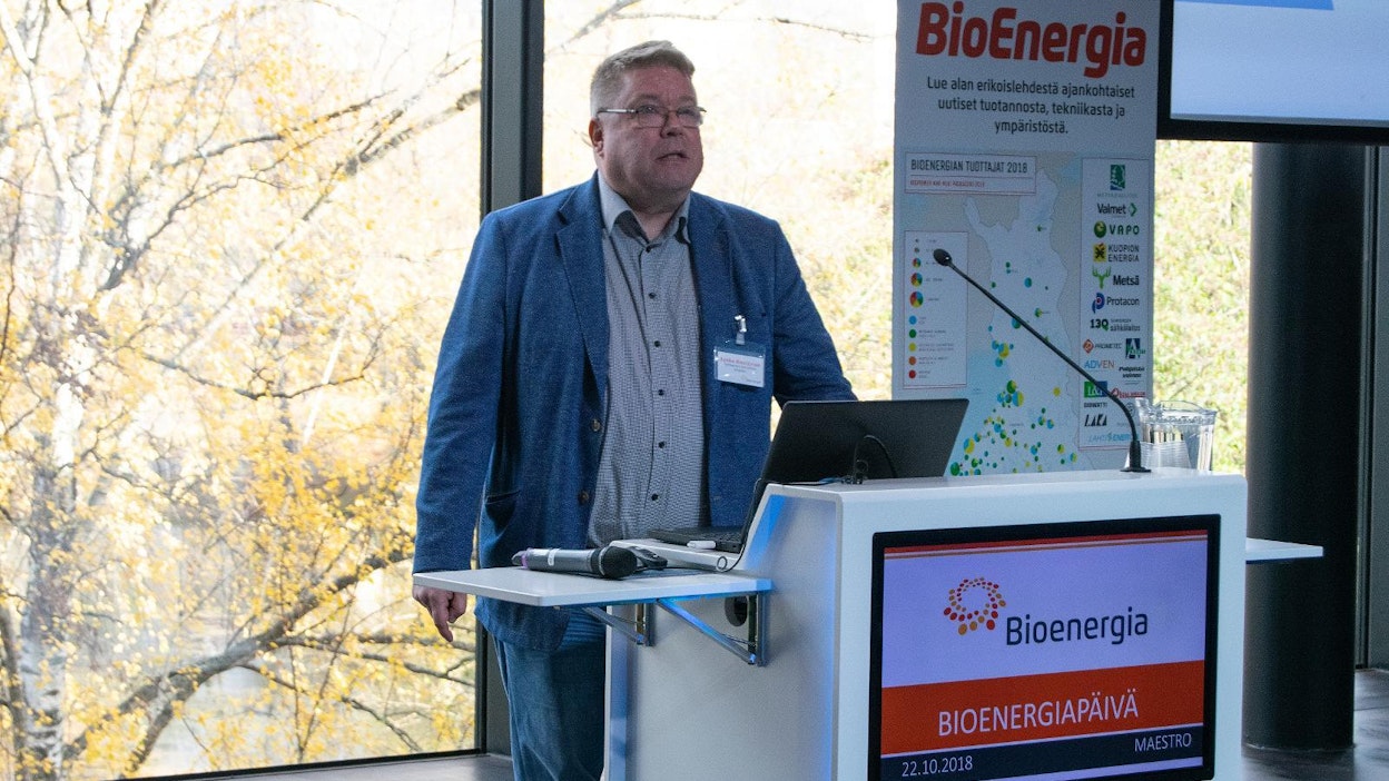 Professori Jukka Konttinen arvioi Tampereen bioenergiapäivillä viime viikolla bioenergiakriittisten lausuntojen olevan usein yksipuolisia.