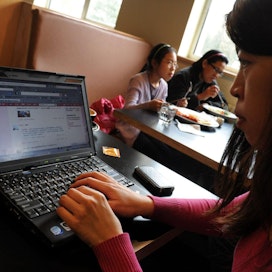 Kiina oli kuudetta kertaa peräjälkeen vähiten vapaa maa internetin osalta. LEHTIKUVA/AFP