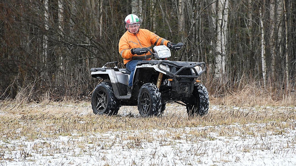 Käännöksissä SP-malli on vakaa, etunurkan yli kaatumisen tunnetta ei tule.