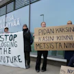 Elokapina osoitti mieltään UPM:n pääkonttorilla tiistaiaamuna.