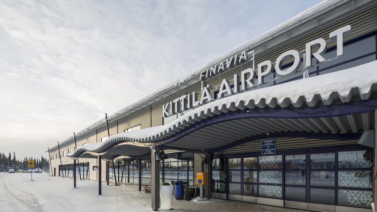 Kittilä on suosittu matkalukohde muun muassa siellä sijaitsevan Levin laskettelukeskuksen vuoksi. Kuvituskuva Kittilän lentoasemasta.