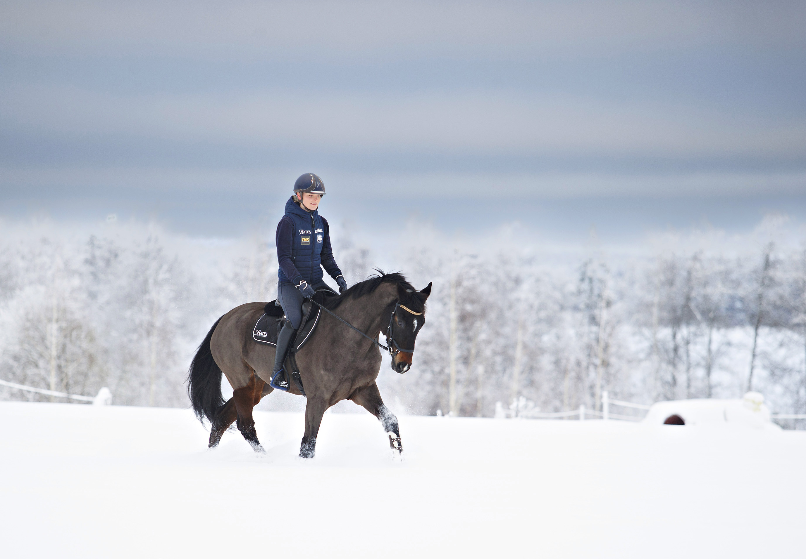 Kenttäratsastaja Veera Manninen ja Sir Greg tähtäävät kohti kesää ja Pariisin olympialaisia heinäkuun lopulla.
