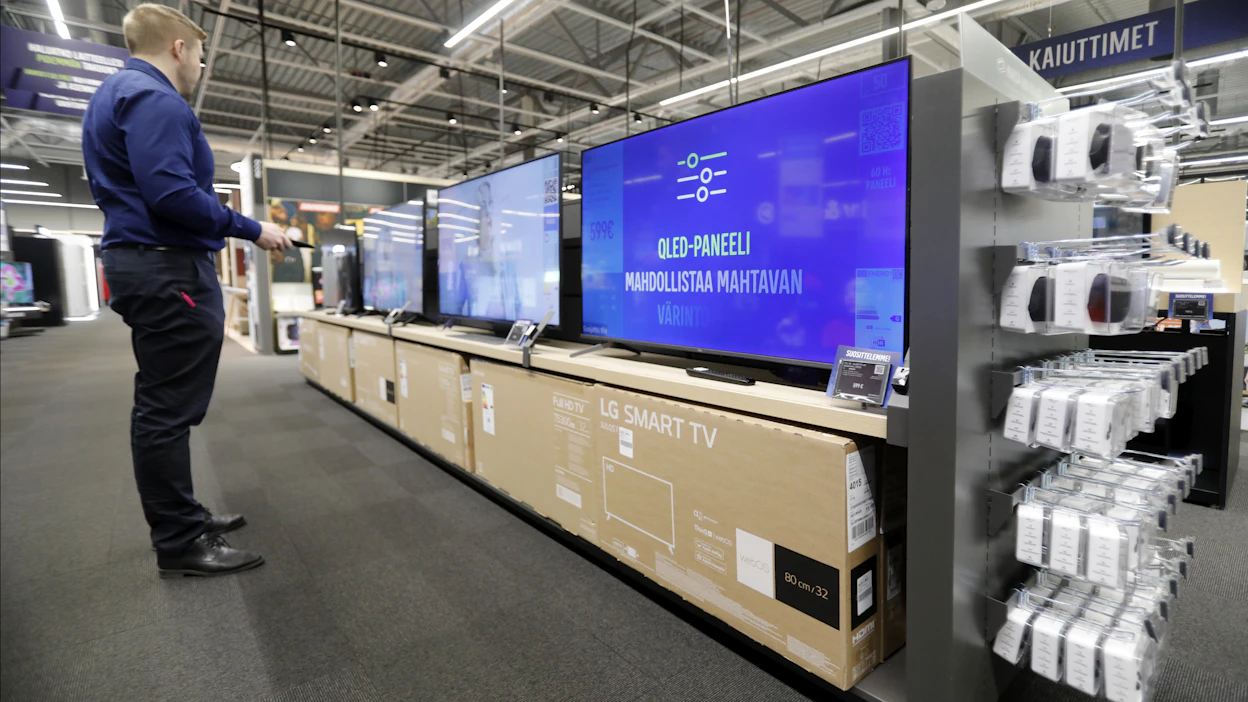 Tulevina kuukausina moni suomalainen ostaa uuden television, sillä ensi vuoden keväästä lähtien siirrytään vain teräväpiirtolähetyksiin.