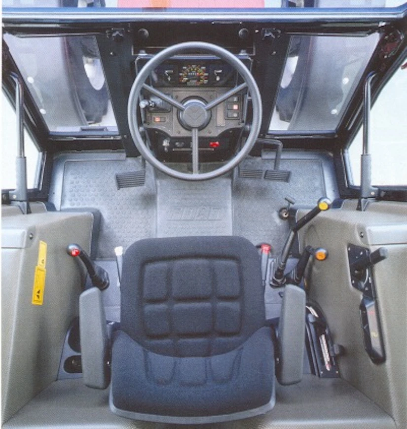 94Fiatagri88-94ohjaamo