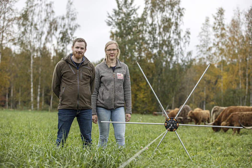 Yksi stipendin saajista on Niina Mayer, joka pitää ylämaankarjatilaa puolisonsa Philipp Mayerin kanssa Lempäälässä. Kuva otettu syyskuussa 2020.