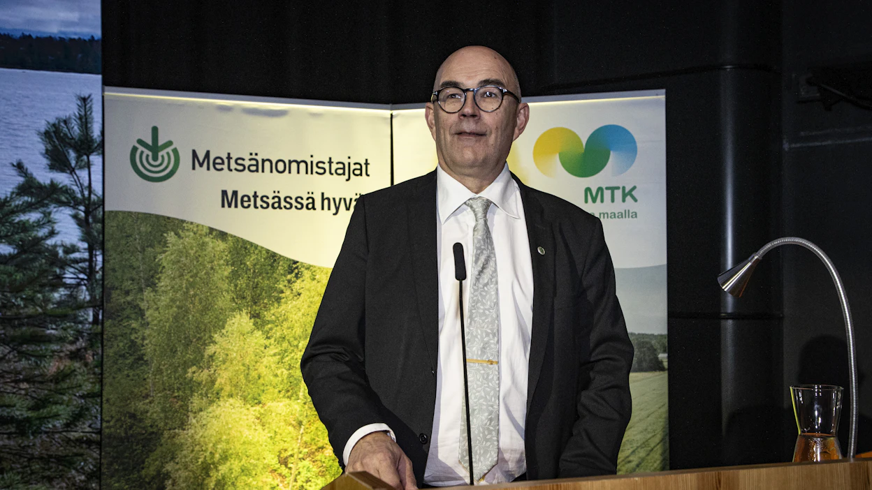 MTK:n metsävaltuuskunnan kokouksen Espoossa avanneen Mikko Tiirolan mukaan Brysselistä kuuluu sekä hyviä että huonoja uutisia.