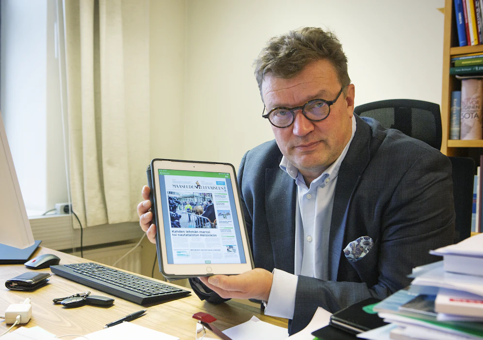 MT:n päätoimittaja Jouni Kemppainen on työskennellyt muun muassa Turun Sanomissa, Savon Sanomissa, Yle Uutisten uutispäätoimittajana ja Elinkeinoelämän keskusliiton viestintäjohtajana.
