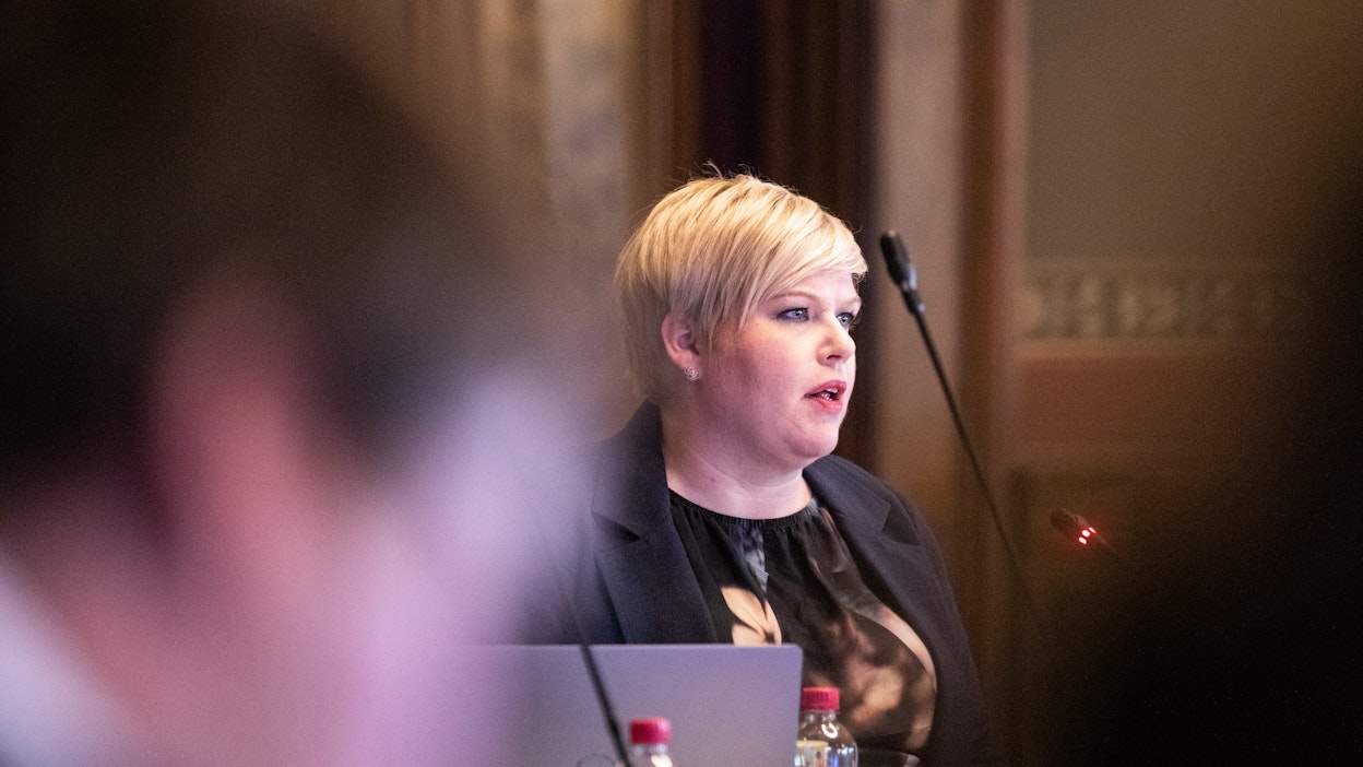 Valtiovarainministeri Annika Saarikko (kesk.) arvioi neuvotteluihin saapuessaan, että hallitus saa riihipäätösten kokonaisuuden valmiiksi torstain aamupäivän aikana.